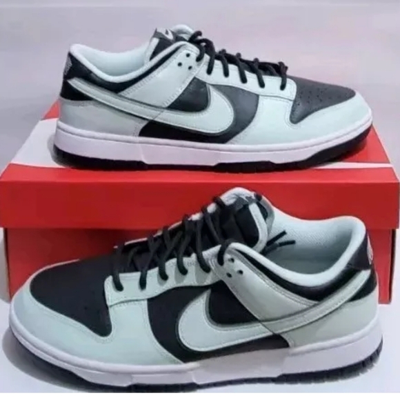 Nike Dunk Low‎ Retro Premium Sneakers - Picture 1 of 6